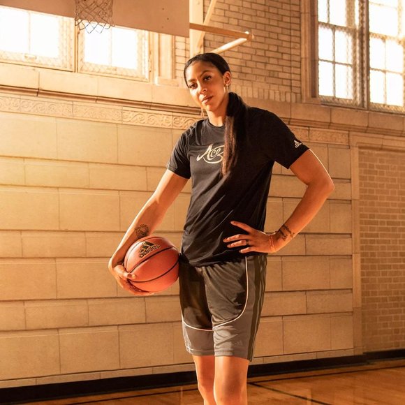 adidas Women's Candace Parker Short Sleeve Graphic T-Shirt NWT - Picture 4 of 4